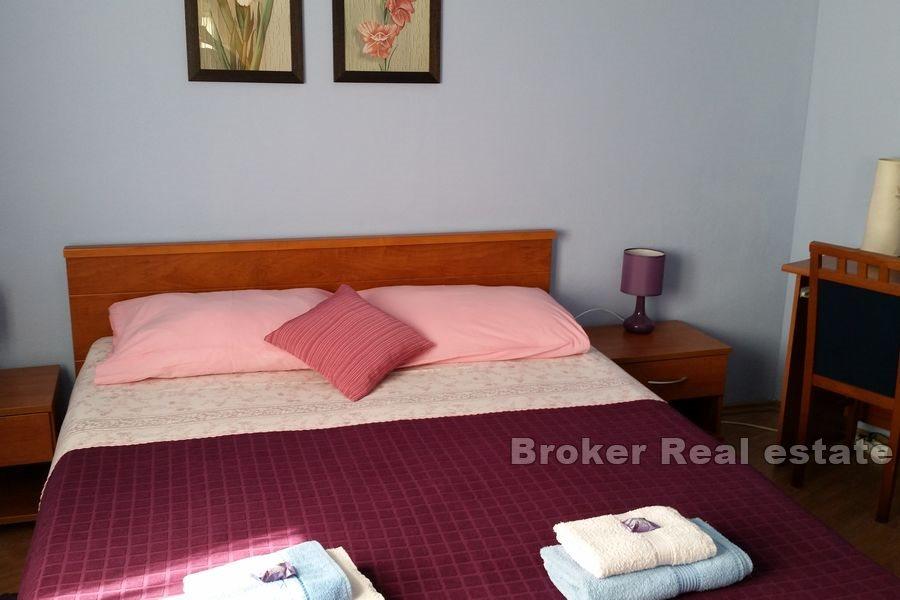 Haus mit Pool und Panoramablick