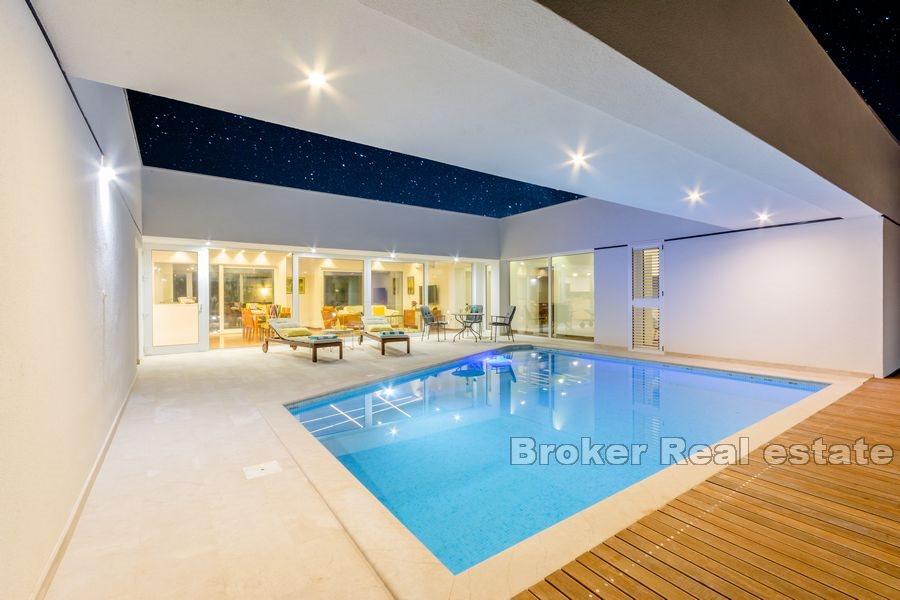 Modern gestaltete Villa
