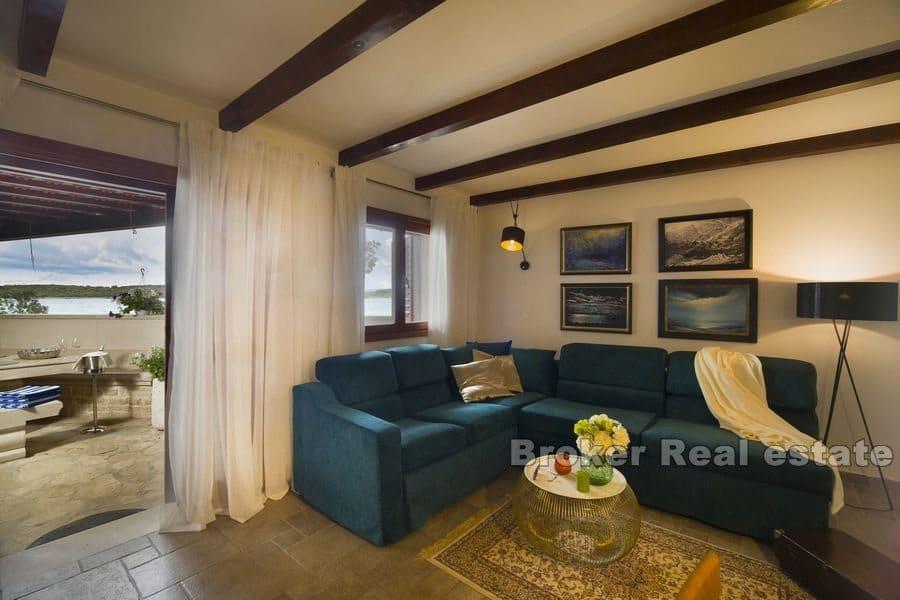 Stenhus, första raden till havet