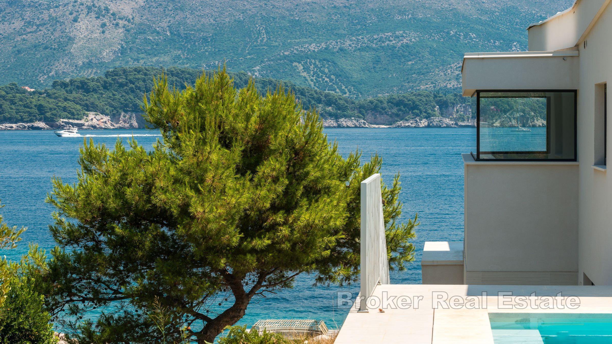 Villa de luxe unique, première rangée de la mer
