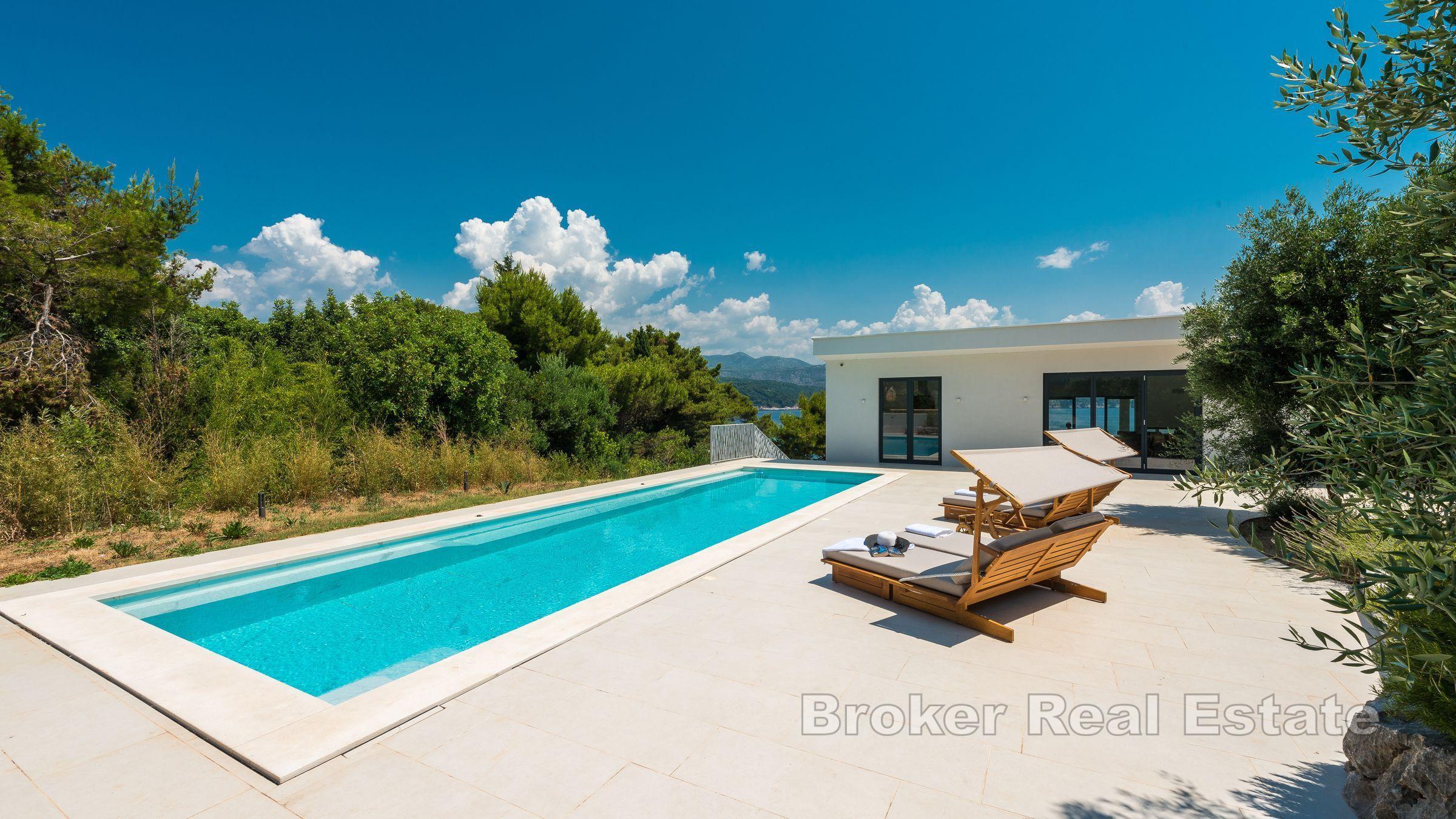 Villa de luxe unique, première rangée de la mer