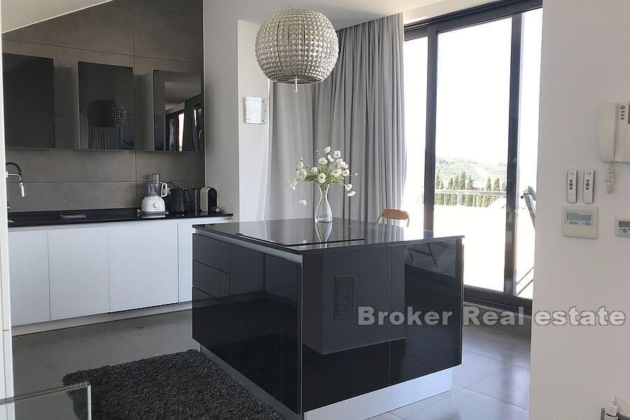 Attico di lusso con vista mare