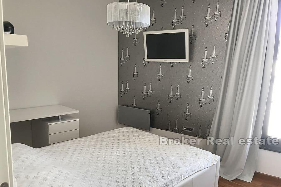 Attico di lusso con vista mare