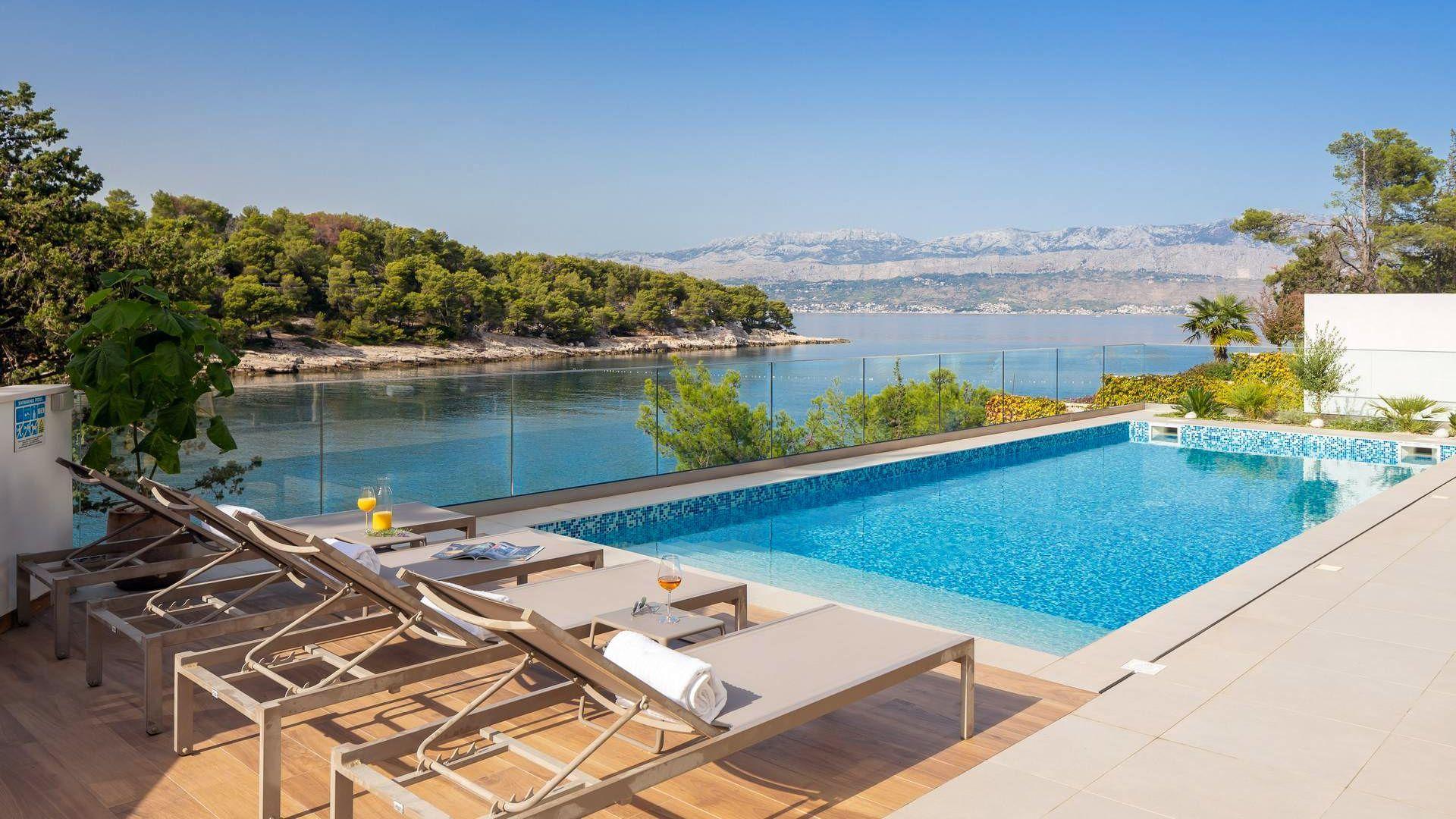 01-2026-96-Brac-Villa-in-first-row-to-the-sea-for-sale