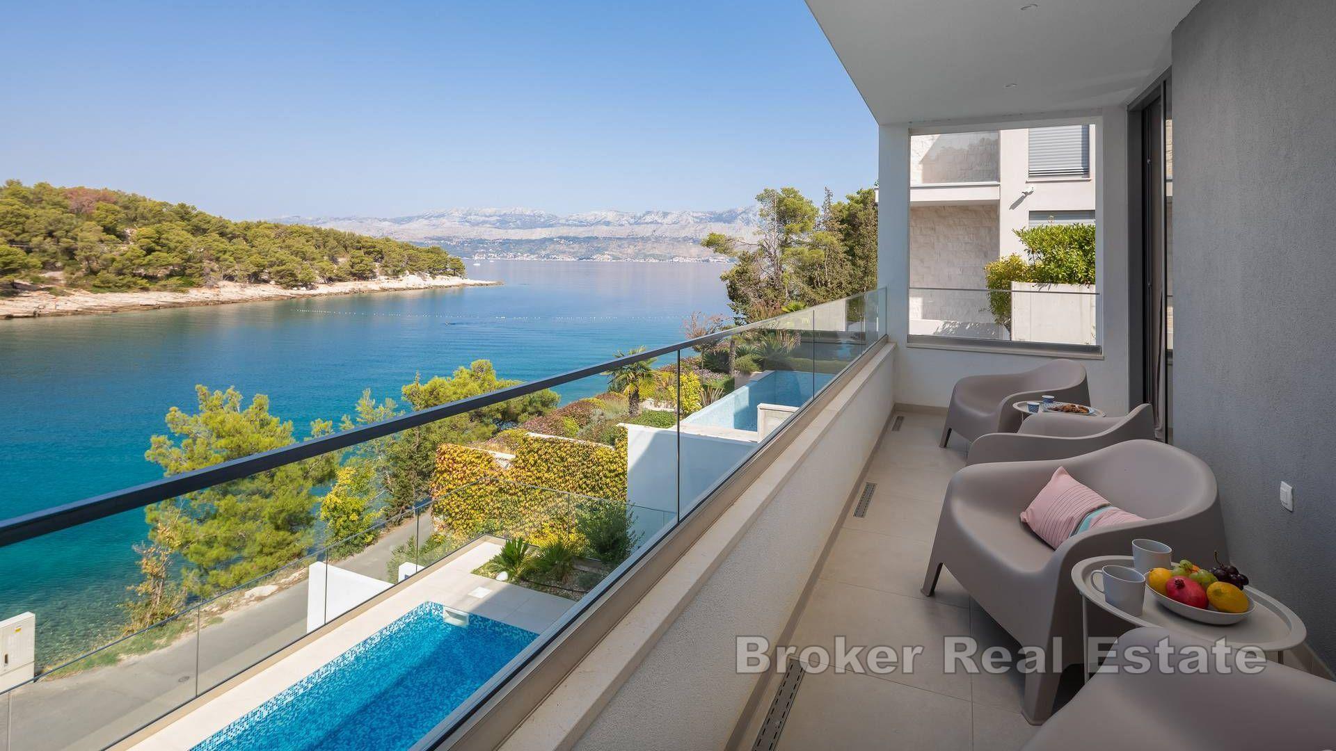 Luxusvilla in der ersten Reihe zum Meer