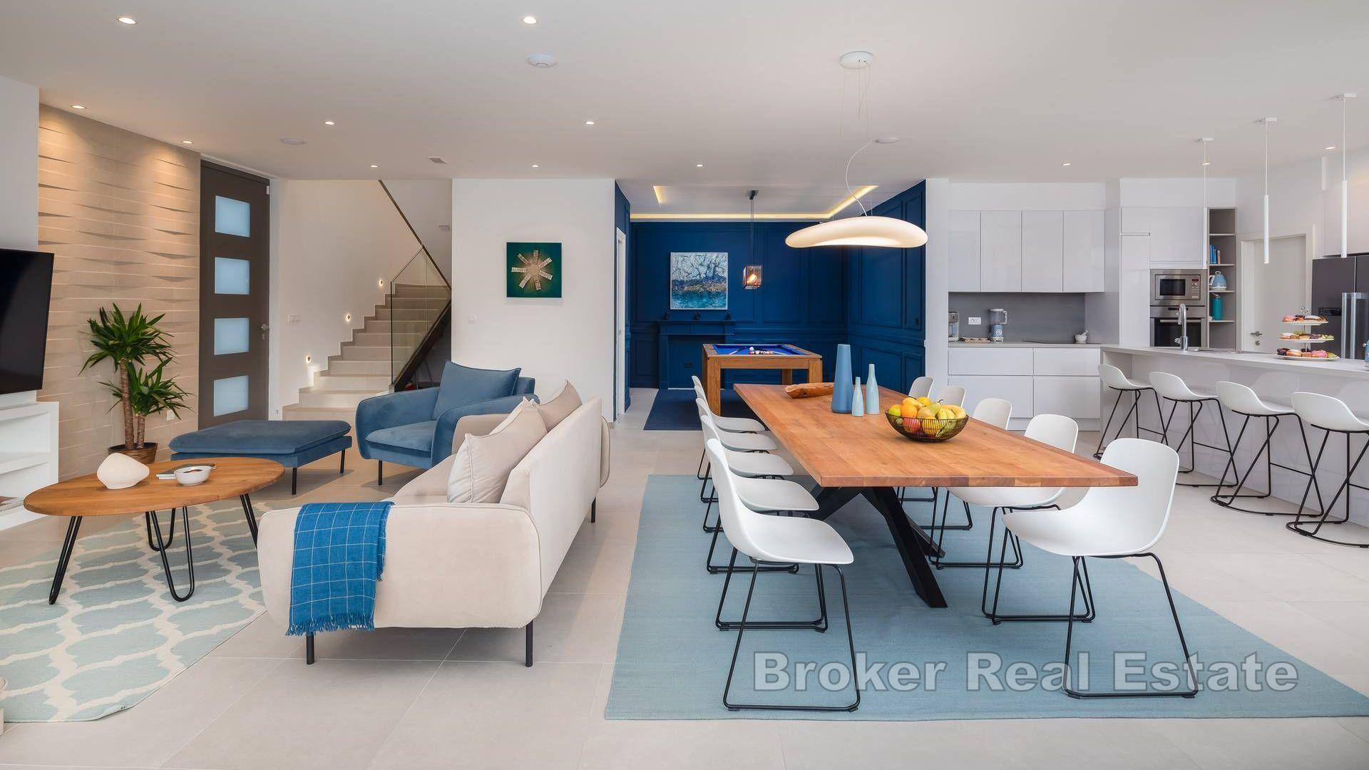 Villa de luxe au premier rang de la mer