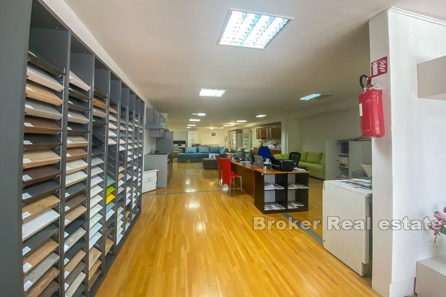 Spazio commerciale, 1535 m2, vicino a Spalato