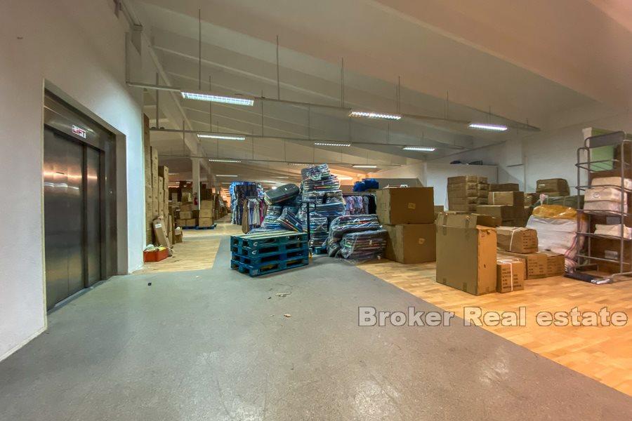 Spazio commerciale, 1535 m2, vicino a Spalato