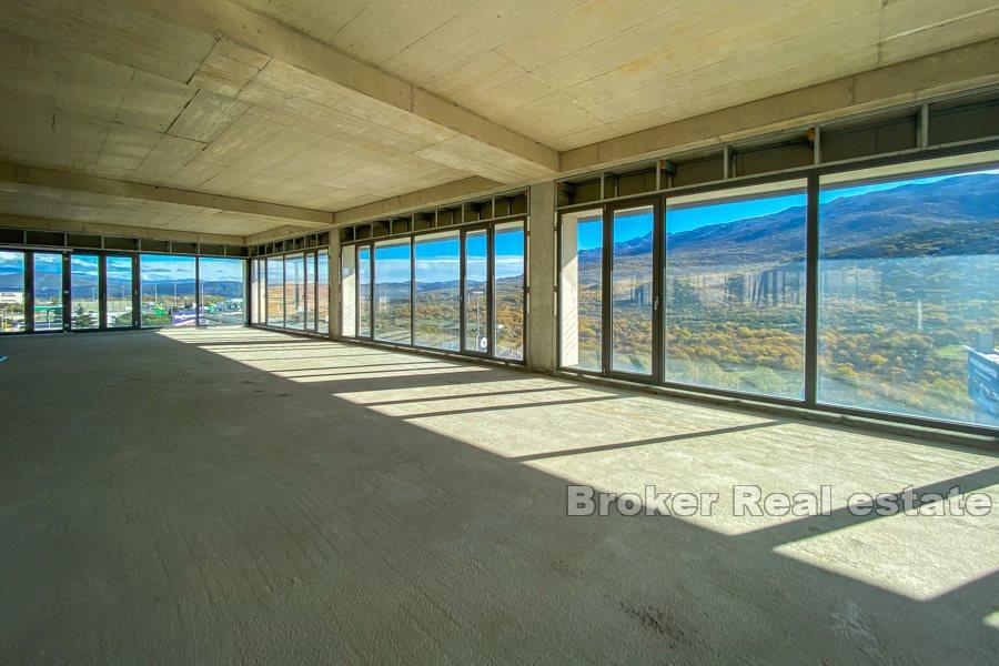 Forretningsareal, Dugopolje, 150 m2 og 550 m2