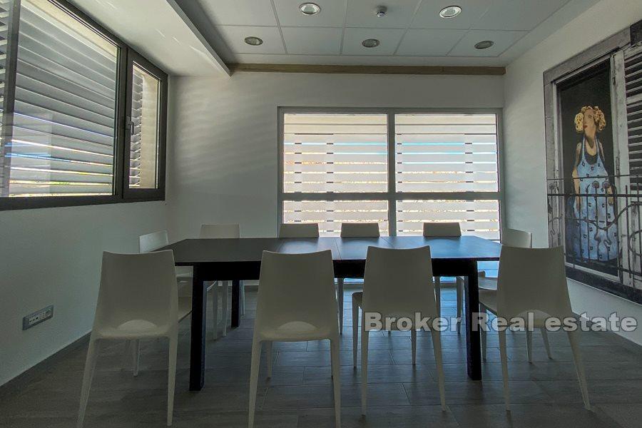 Business space, Dugopolje, 150 m2 and 550 m2