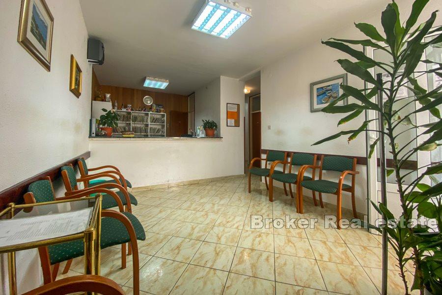 Espace de bureau / espace de pratique générale, Split 3