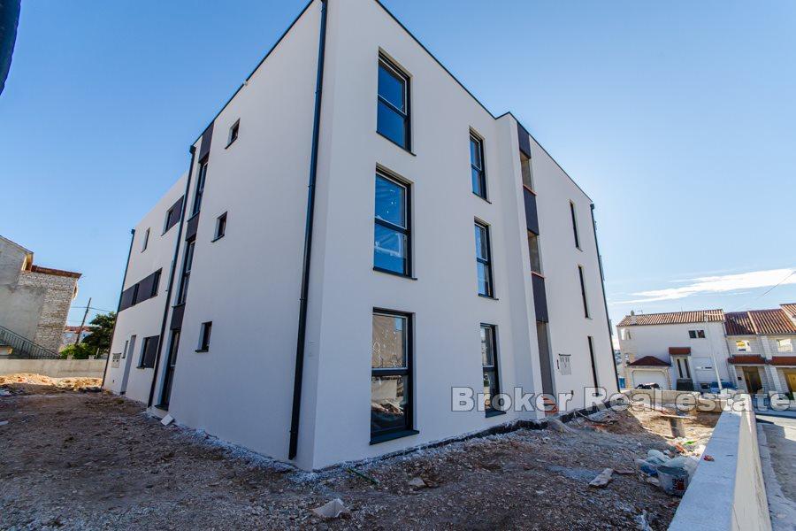 Nouveau bâtiment attrayant, plus d'appartements, Trogir