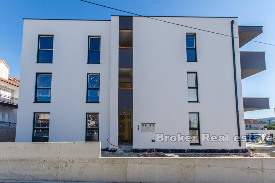 Attractive new building, more apartments, Trogir