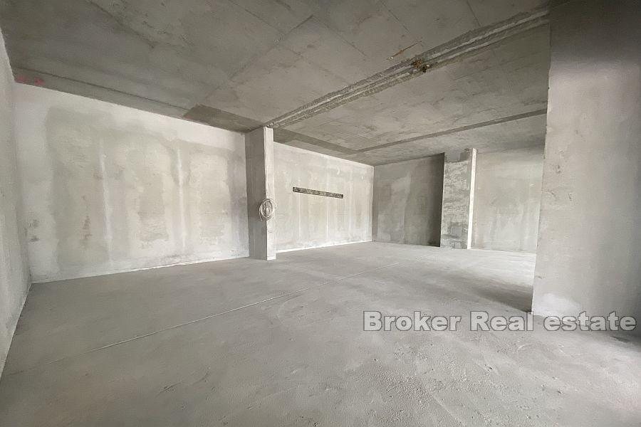 Locaux commerciaux dans un nouveau bâtiment