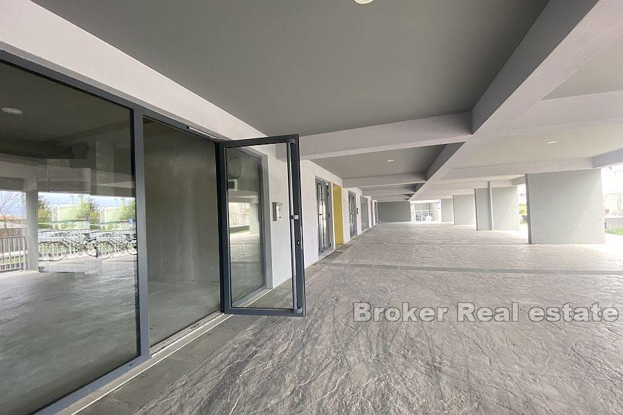 Locaux commerciaux dans un nouveau bâtiment