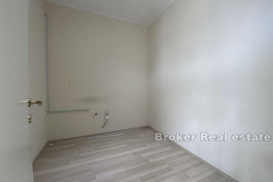 Trstenik, næringsareal i første etasje, 90m2