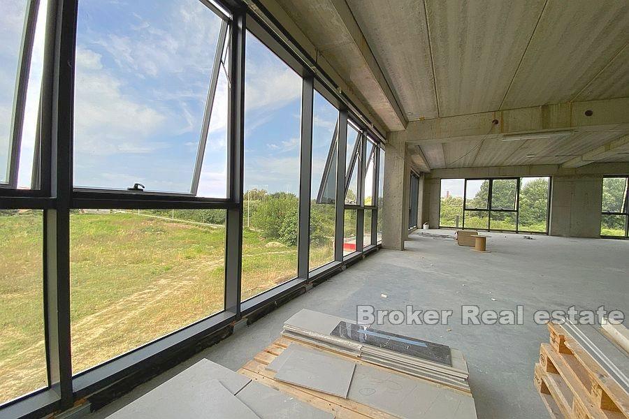 Des locaux commerciaux attrayants dans un immeuble neuf