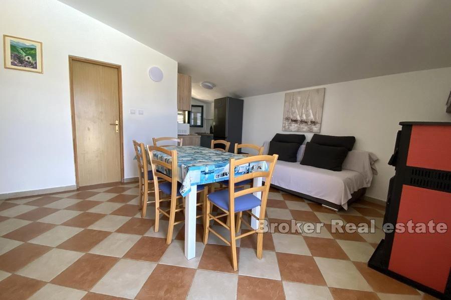 Autohtona dalmatinska kuća na osami