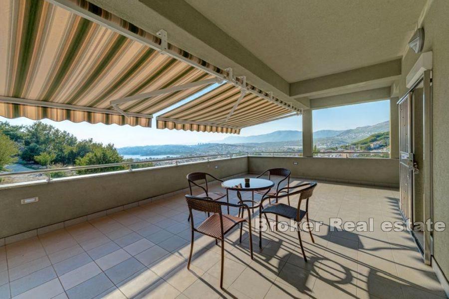 Palazzina con vista mare