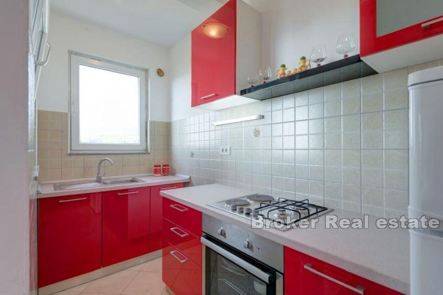 Apartment house with sea view