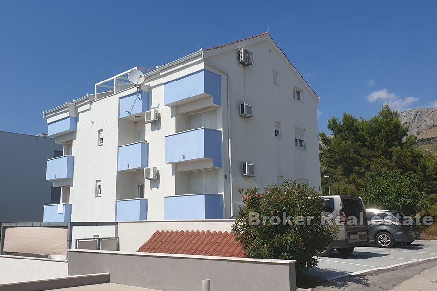 Apartment house with sea view