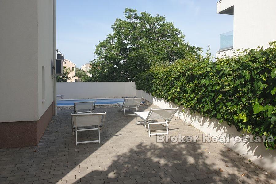 Apartmanska kuća s pogledom na more