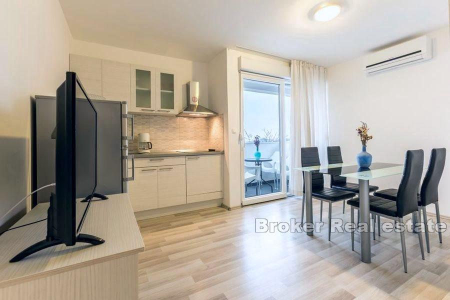 Apartment house with sea view