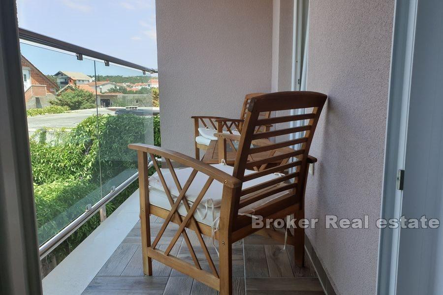 Dom z apartamentami