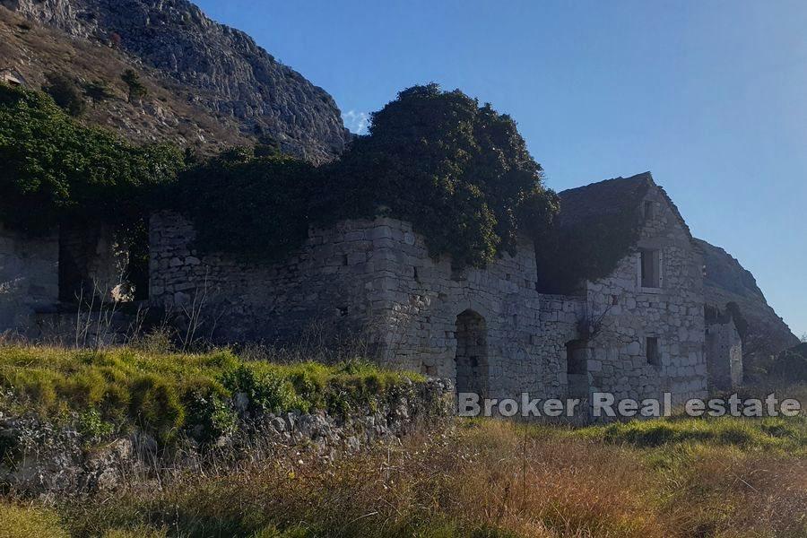 Maison en pierre avec vue mer