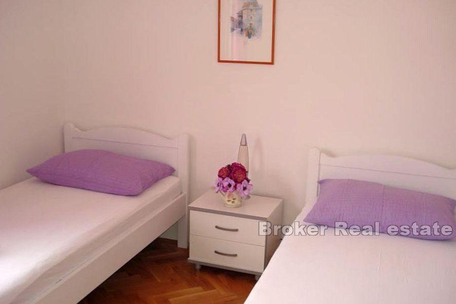 Apartment with sea view