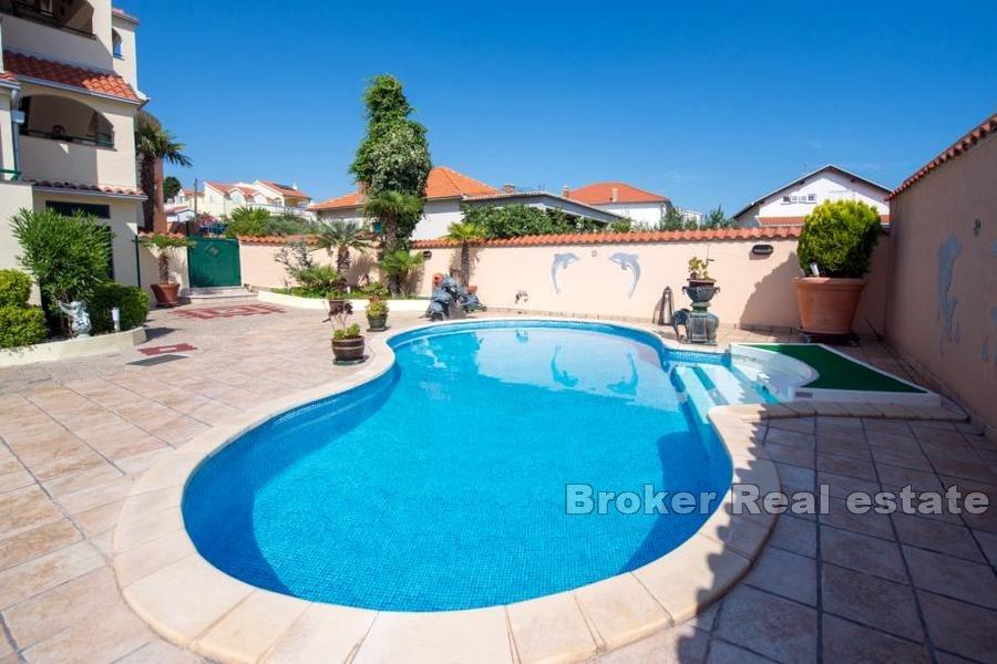 Palazzina con vista mare