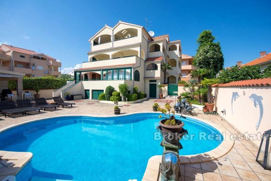 Apartment house with sea view