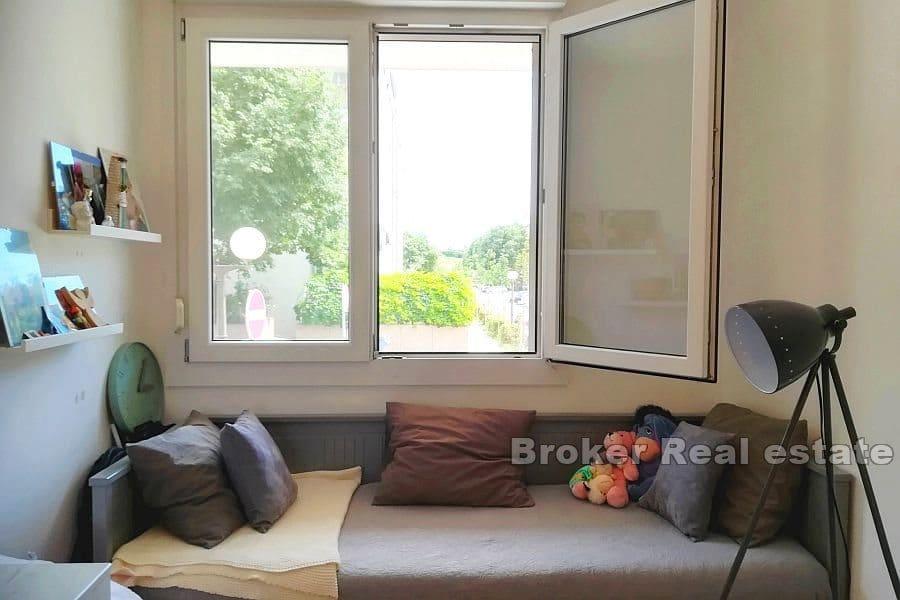 Žnjan, three bedroom apartment on two floors