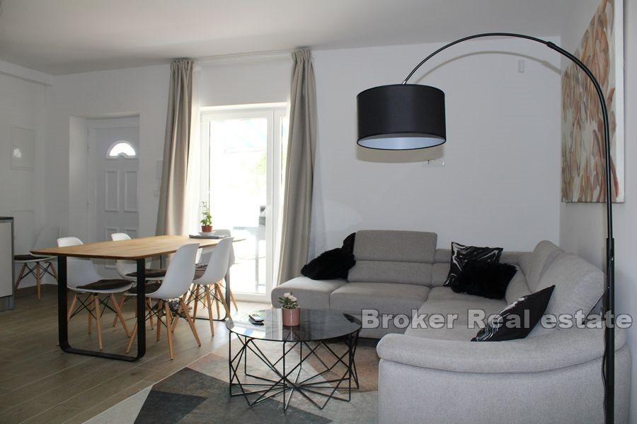 Дом с бассейном и видом на море