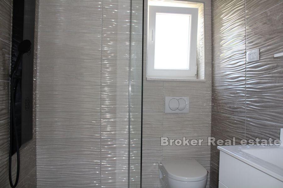 Дом с бассейном и видом на море