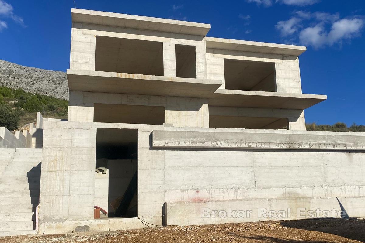 Villa en construction avec vue mer