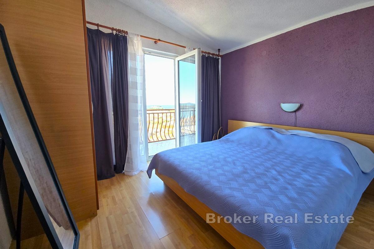 Apartmanska kuća s pogledom na more