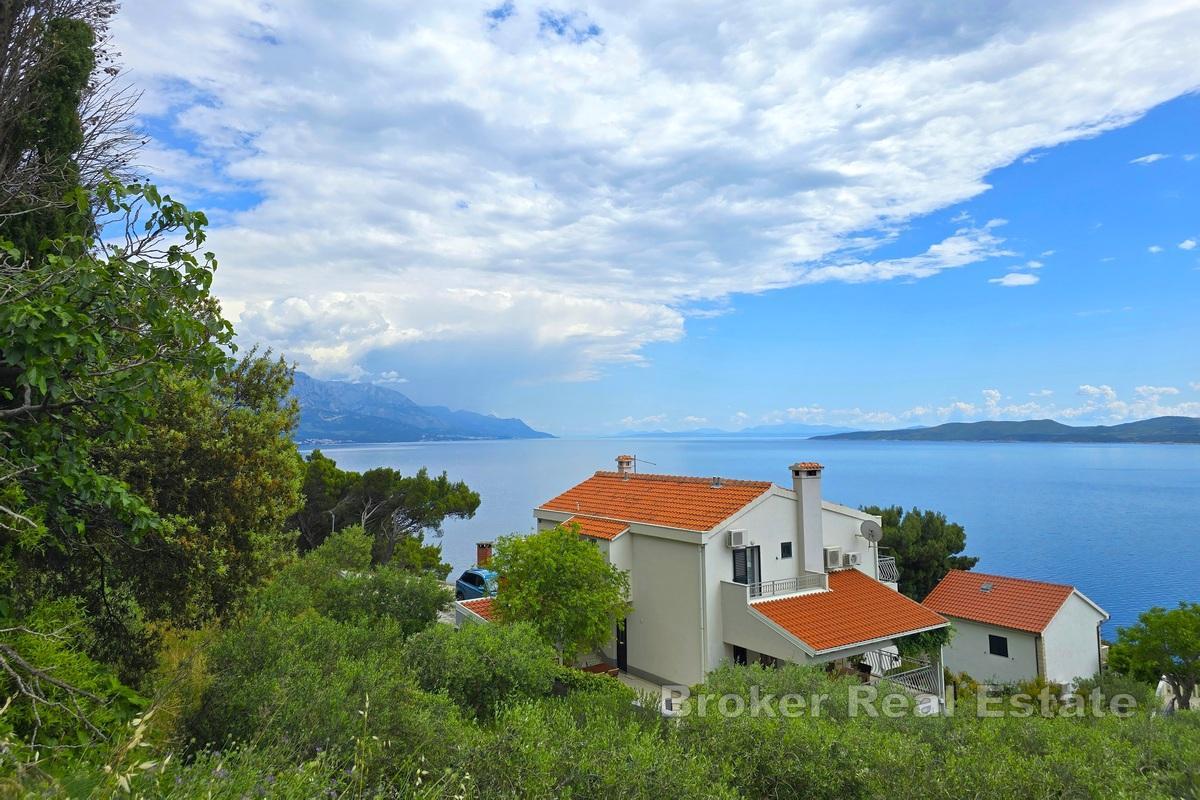Immeuble avec vue sur la mer