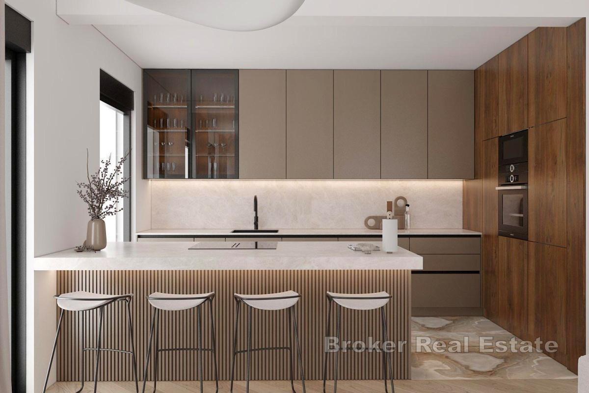 Moderne villa i andre rad til sjøen