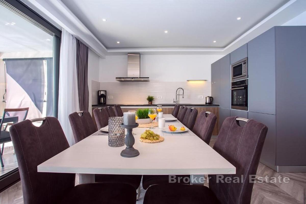 Villa avec piscine et vue mer