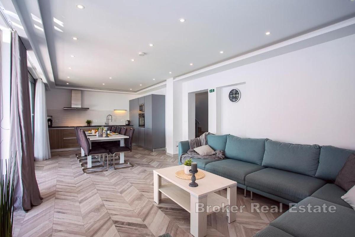 Villa avec piscine et vue mer