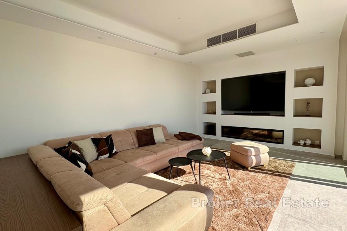 Villa avec piscine et vue mer