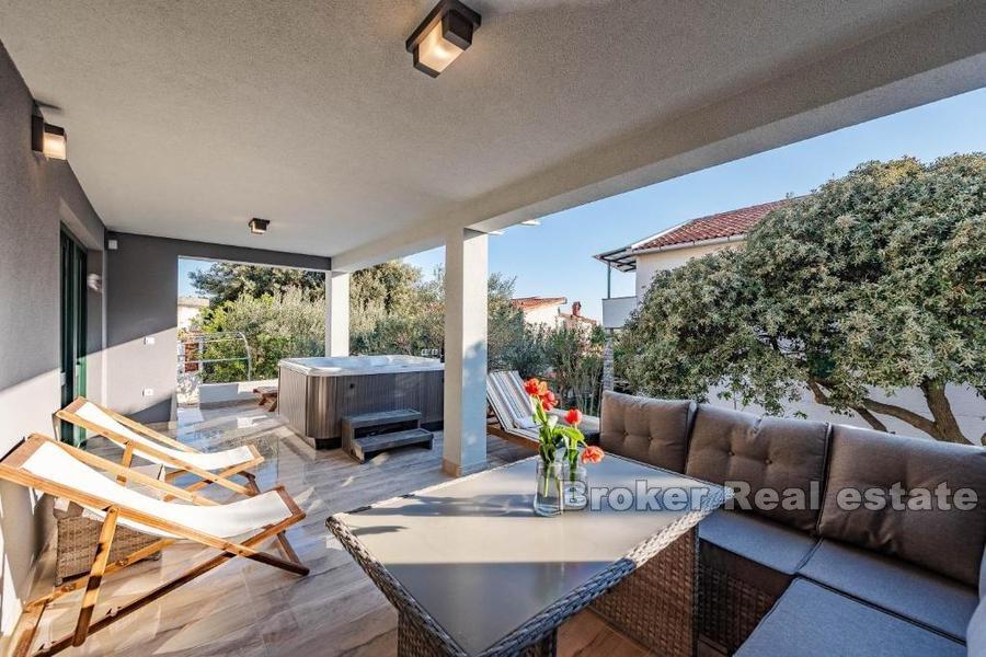 Hus med to luksusleiligheter