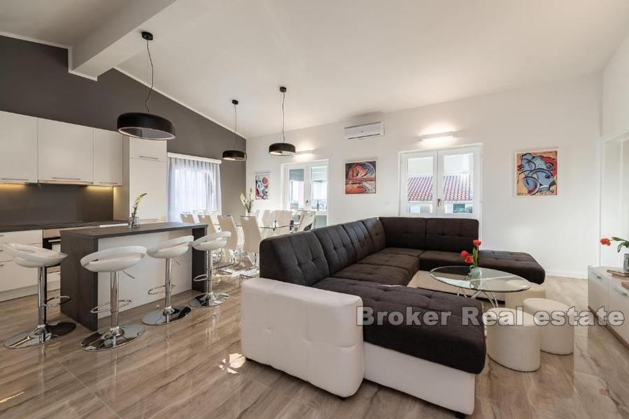 Kuća sa dva luksuzna apartmana