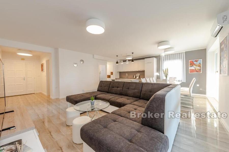 Hus med to luksusleiligheter