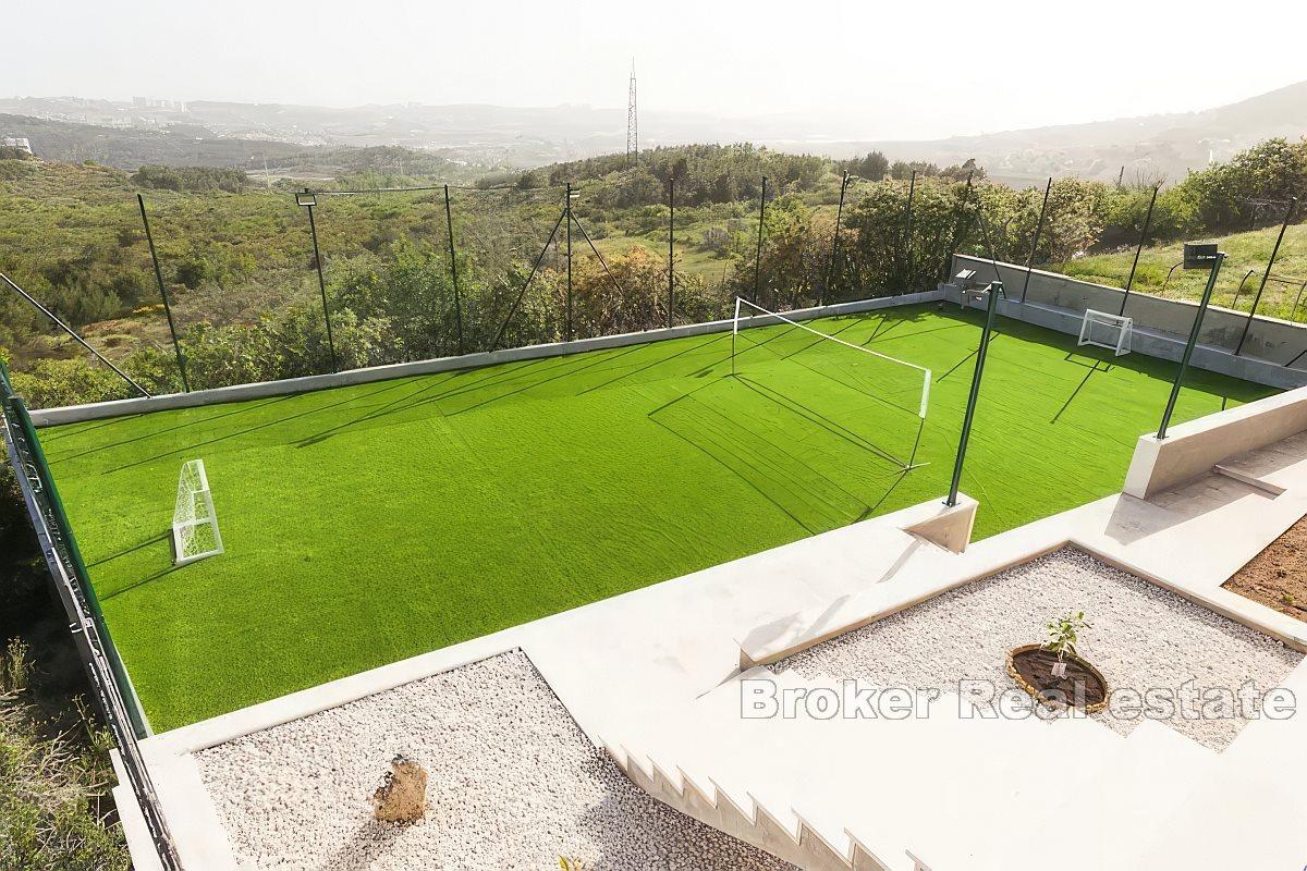 Villa with pool and panoramic view