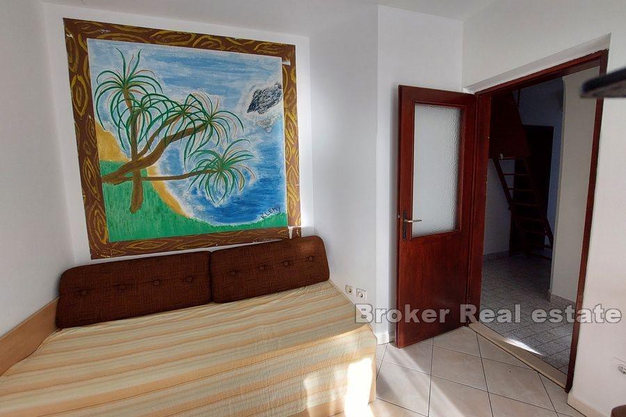 Semi-detached house with sea view