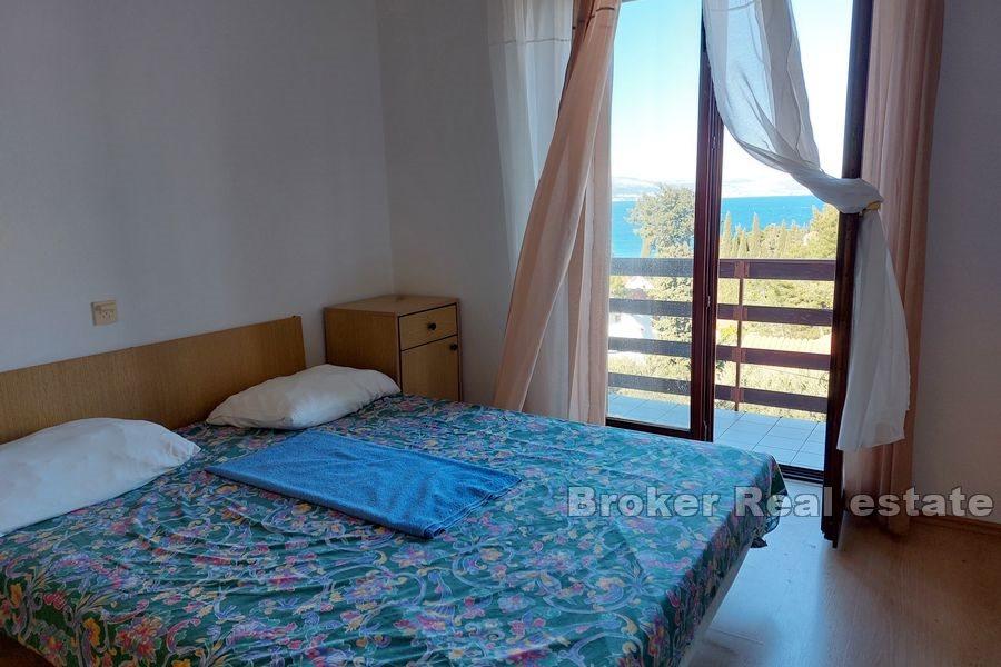 Semi-detached house with sea view