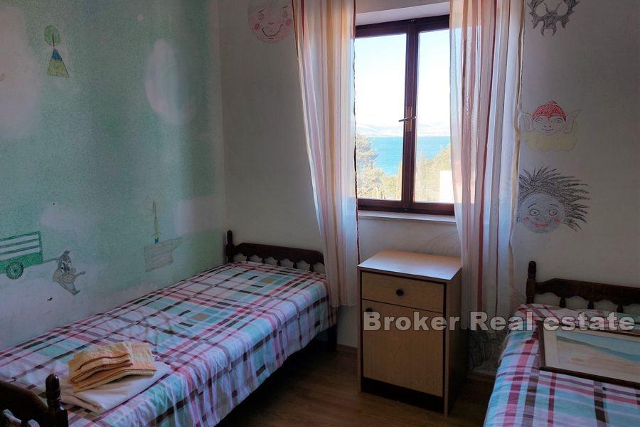 Semi-detached house with sea view