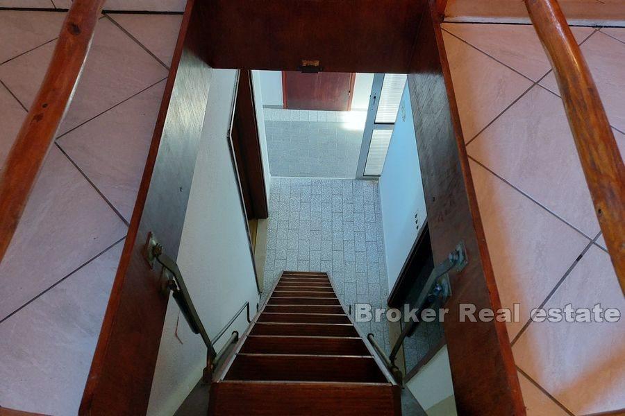 Semi-detached house with sea view